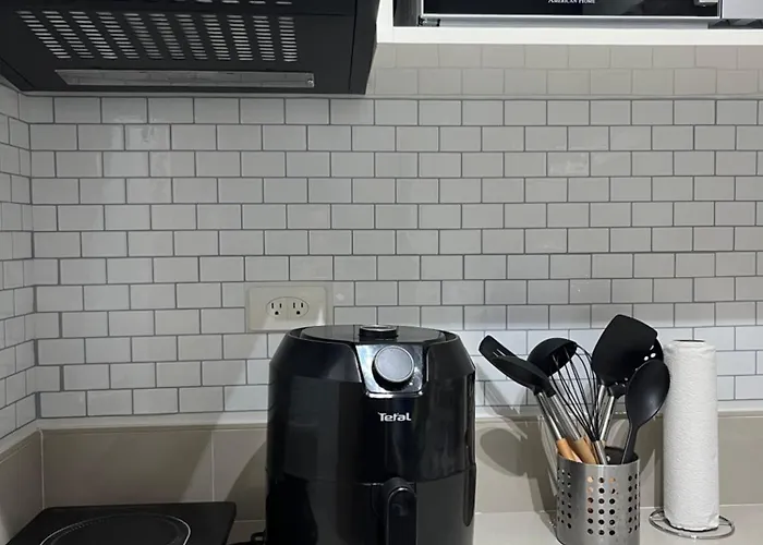 2br Fully Furnished Trees Residences Near Sm Fairview With Netflix And Karaoke *