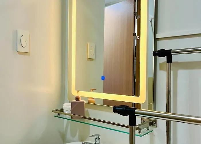 2br Fully Furnished Trees Residences Near Sm Fairview With Netflix And Karaoke * Manila